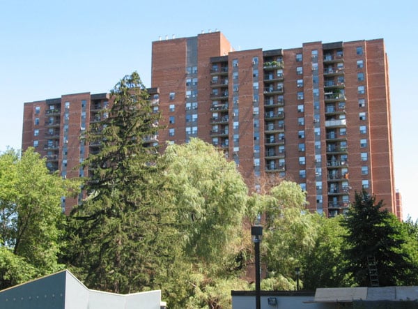 90 Ling Road, Toronto, ON M1E 4Y3 - 2
