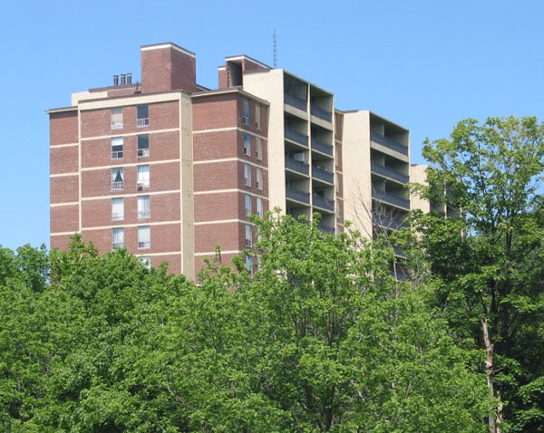 15 London Green Court, Toronto, ON M3N 1K4 - 2