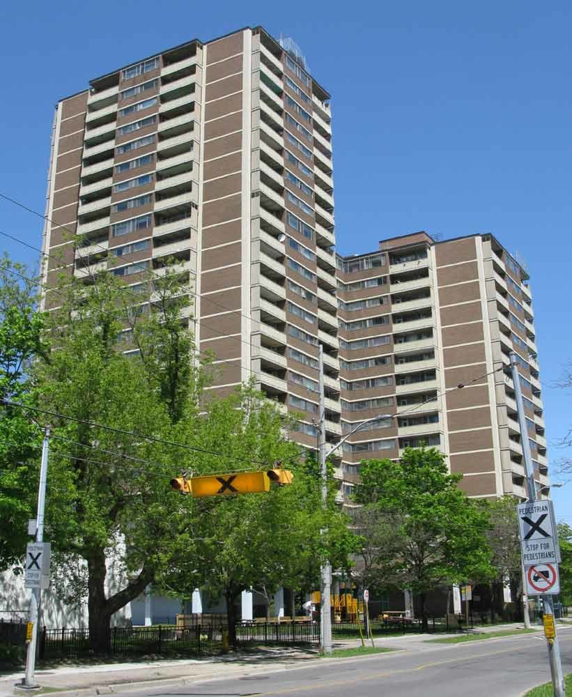 444 Lumsden Avenue, Toronto, ON M4C 2L8 - 2