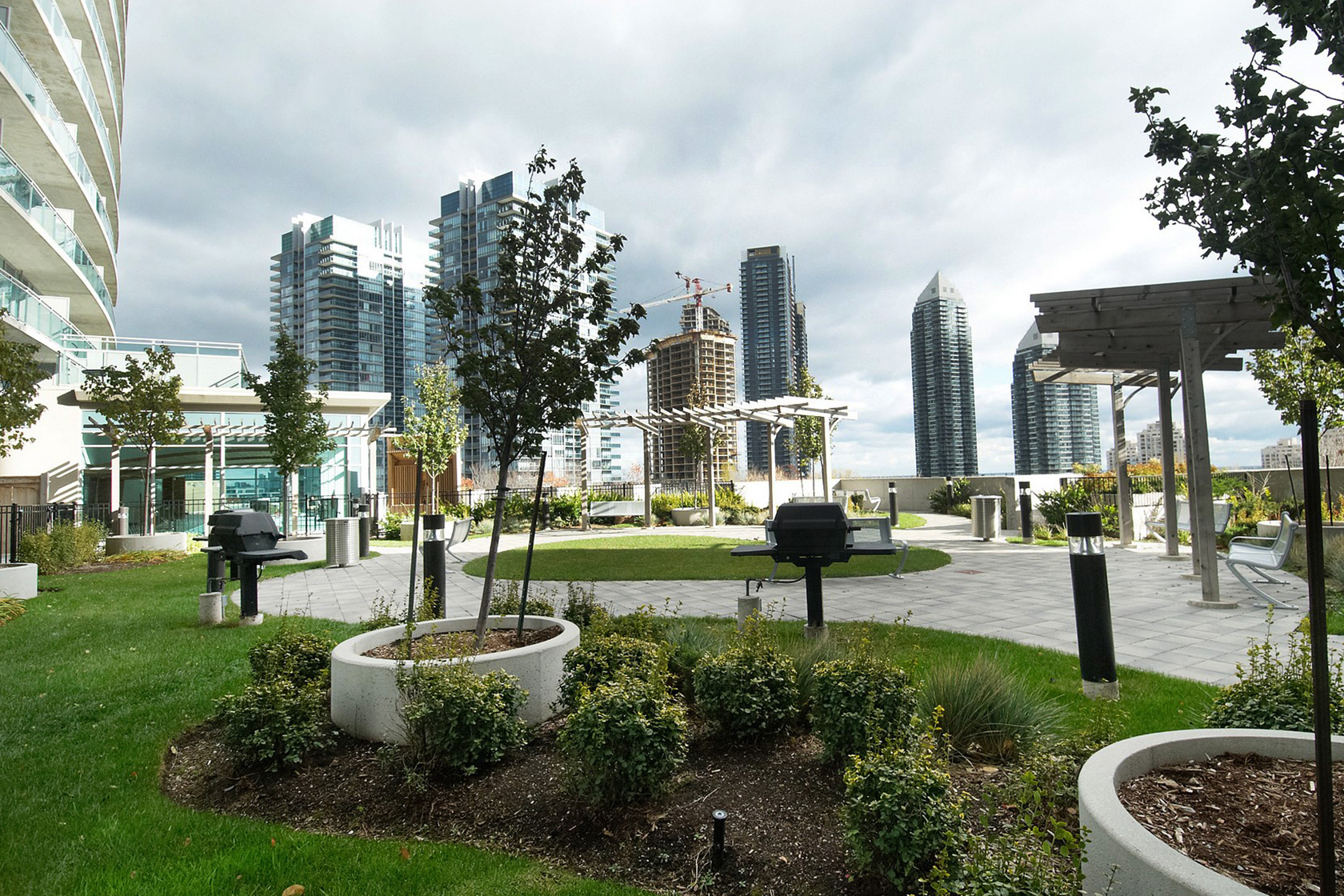 250 Manitoba Street, Toronto, ON M8Y 4G8 - 2