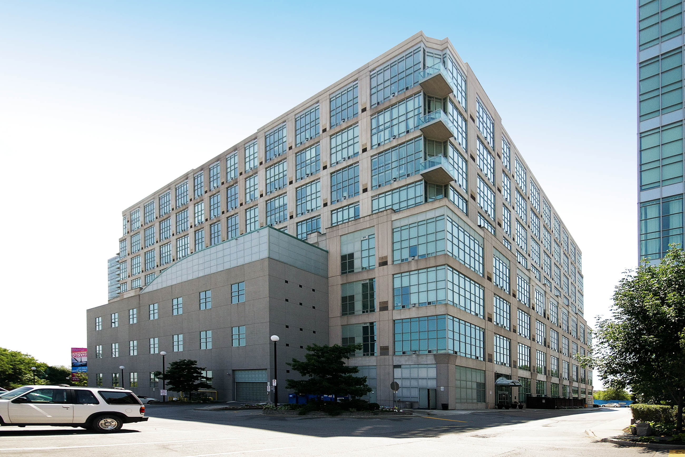 250 Manitoba Street, Toronto, ON M8Y 4G8