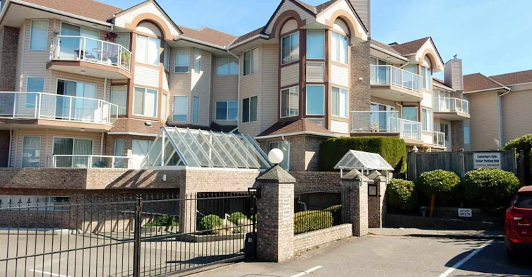 32669 George Ferguson Way, Abbotsford, BC V2T 4E4