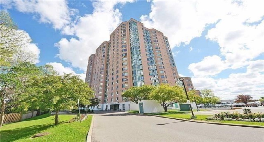 41 Markbrook Lane, Toronto, ON M9V 5E6