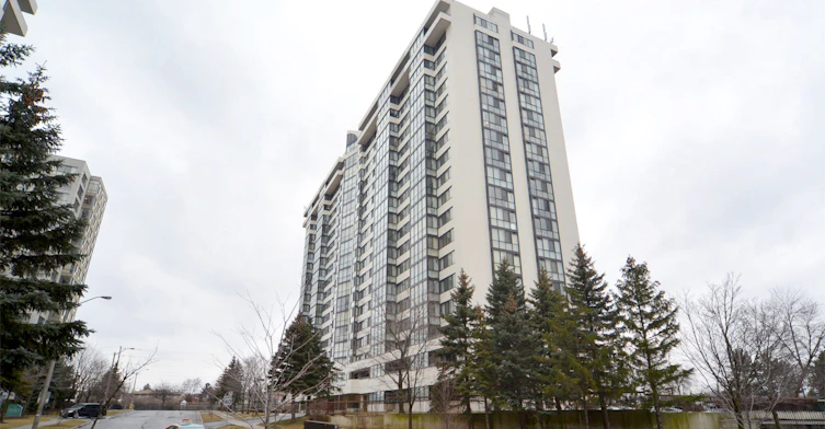 10 Markbrook Lane, Toronto, ON M9V 5E3