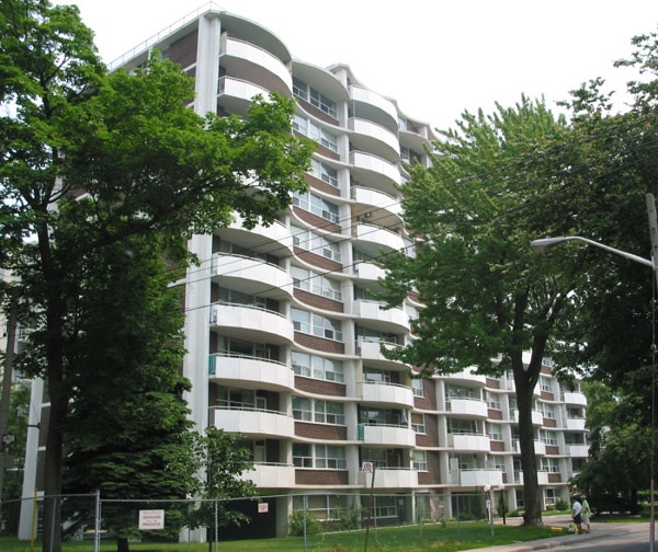 21 Maynard Avenue, Toronto, ON M6K 2Z8 - 2