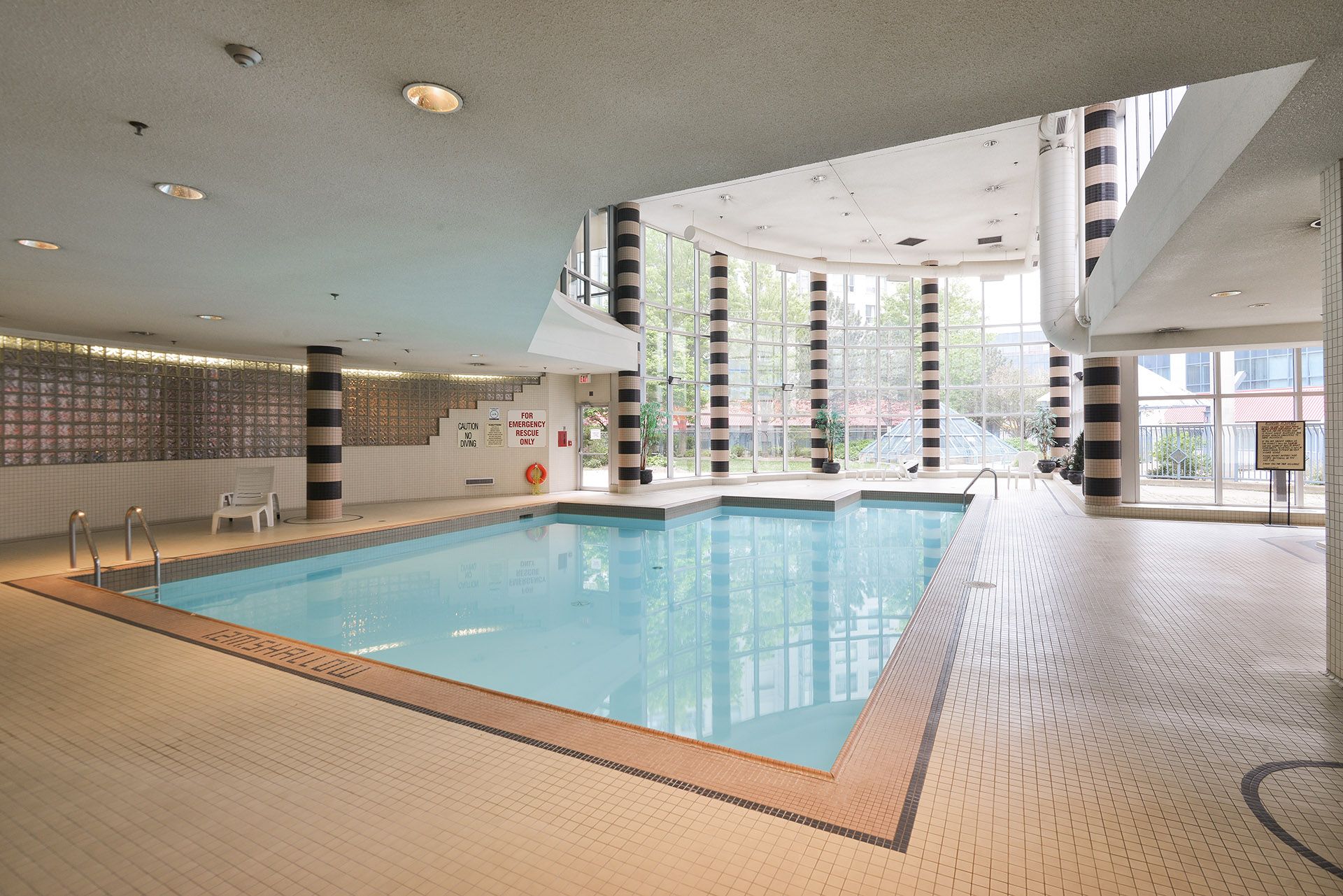 2550 Lawrence Avenue East, Toronto, ON M1P 4Z3 - 4