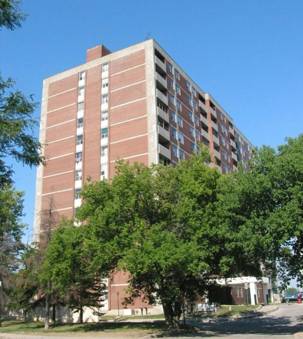 945 Midland Avenue, Toronto, ON M1K 4G5 - 2