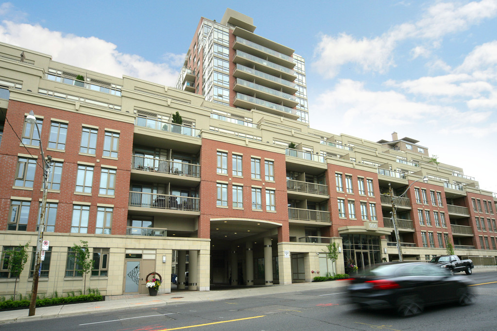 900 Mount Pleasant Road, Toronto, ON M4P 3J9