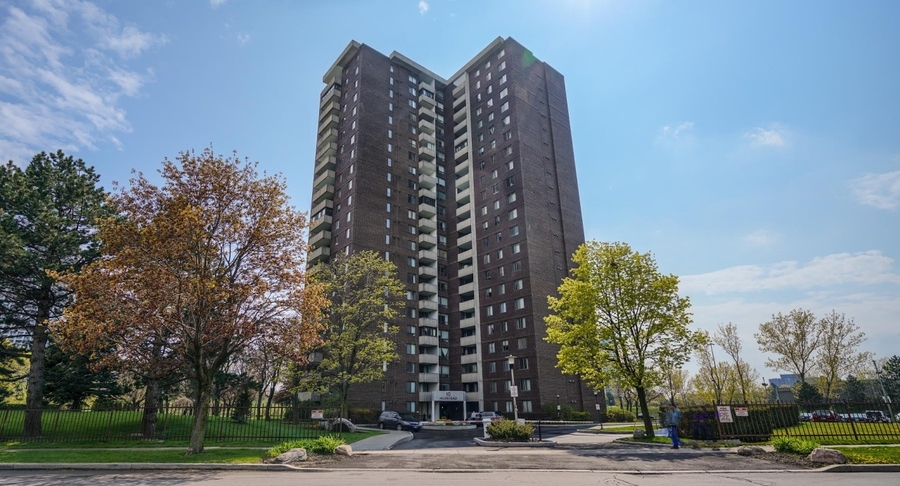 10 Muirhead Road, Toronto, ON M2J 4P9