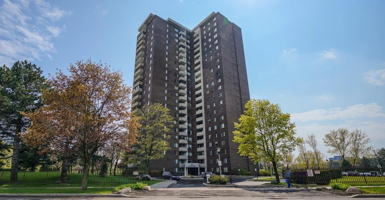 10 Muirhead Road, Toronto, ON M2J 4P9