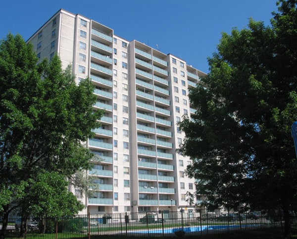 125 Neptune Drive, Toronto, ON M6A 1X3