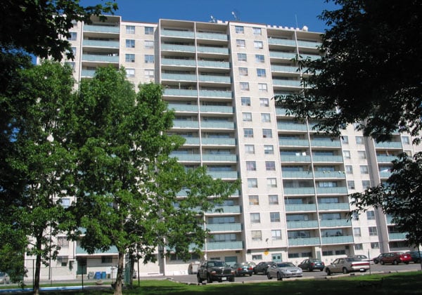 125 Neptune Drive, Toronto, ON M6A 1X3 - 2
