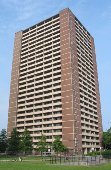 220 Oak Street, 220 Oak Street Toronto, ON REW