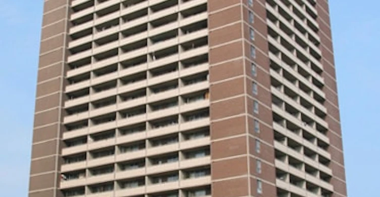 220 Oak Street, Toronto, ON M5A 2E1