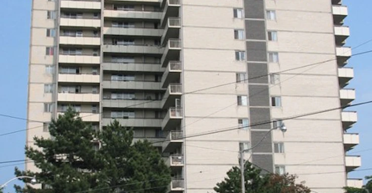 210 Oak Street , Toronto, ON M5A 2C9