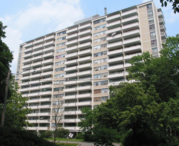 45 Oakmount Road, Toronto, ON M6P 2L4