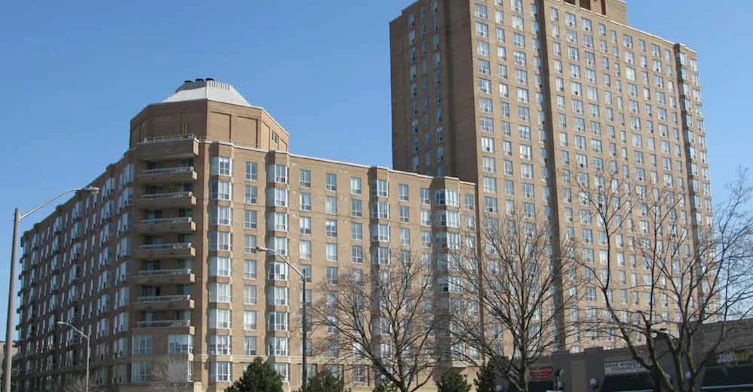 21 Overlea Boulevard , Toronto, ON M4H 1P2