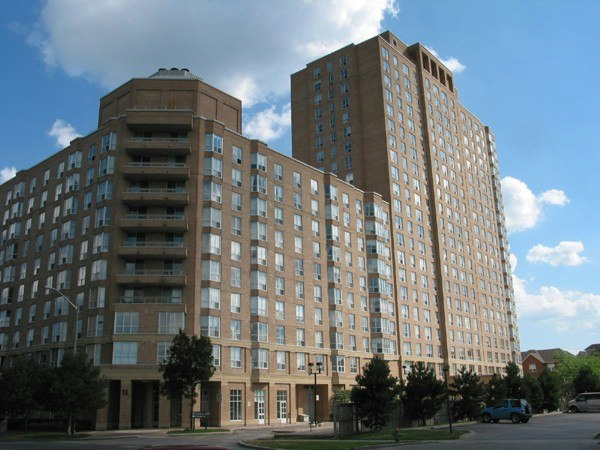 21 Overlea Boulevard , Toronto, ON M4H 1P2 - 2