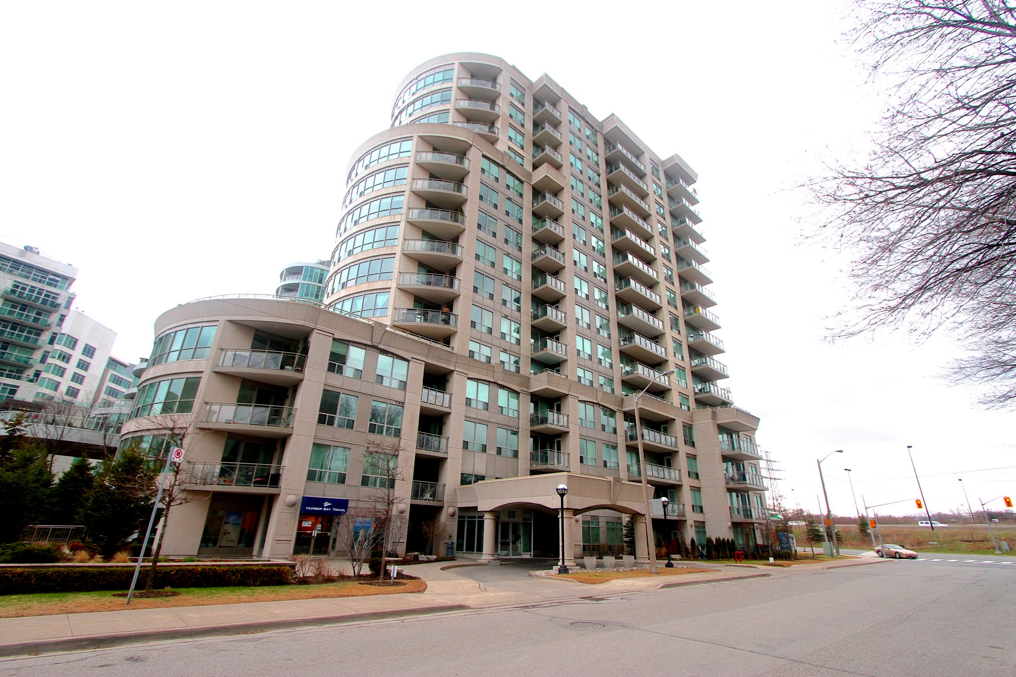 88 Palace Pier Court, Toronto, ON M8V 3W9