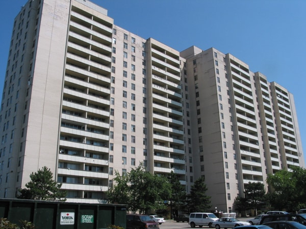 25 Parkway Forest Drive, Toronto, ON M2J 1L4