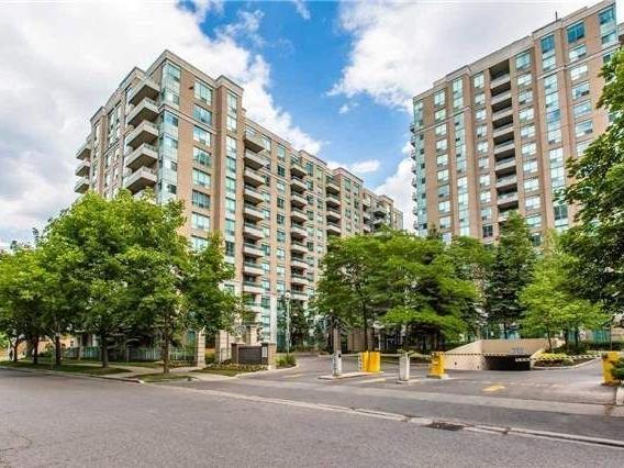39 Pemberton Avenue, Toronto, ON M2M 4L6