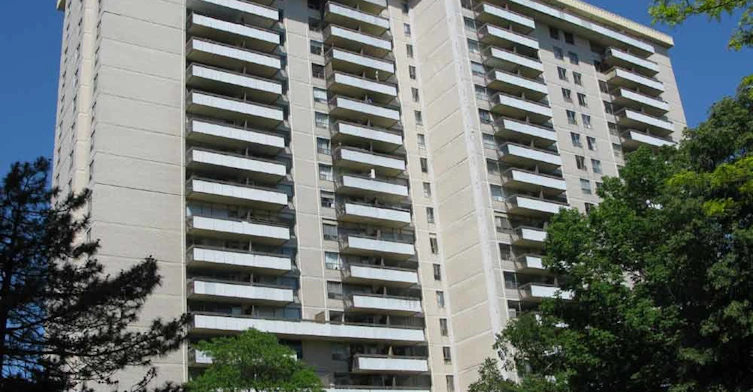 77 Quebec Avenue, Toronto, ON M6P 2T4