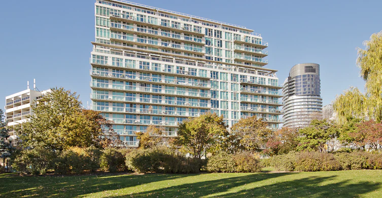 650 Queens Quay West , Toronto, ON M5V 3N2