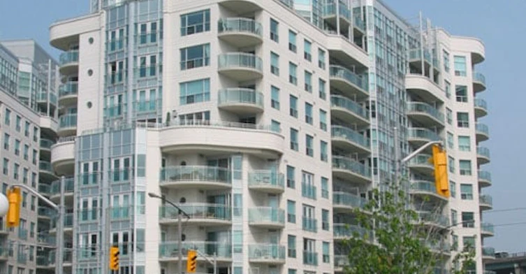 600 Queens Quay West, Toronto, ON M5V 3M3