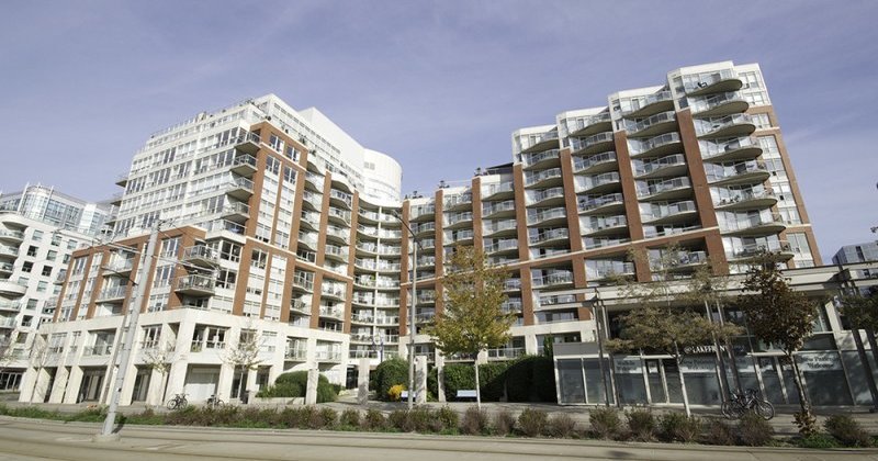550 Queens Quay West, Toronto, ON M5V 3M8