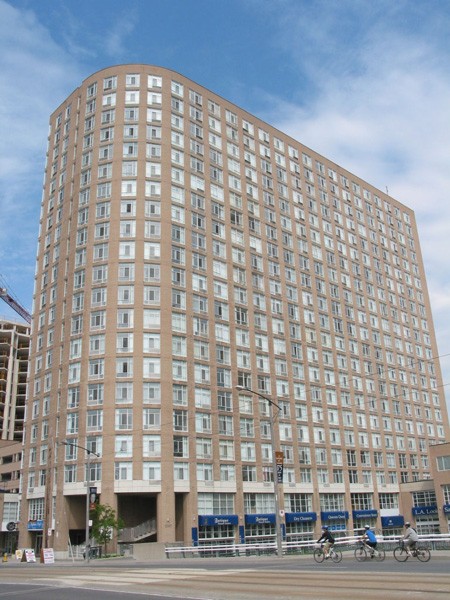 390 Queens Quay West, Toronto, ON M5V 3A6