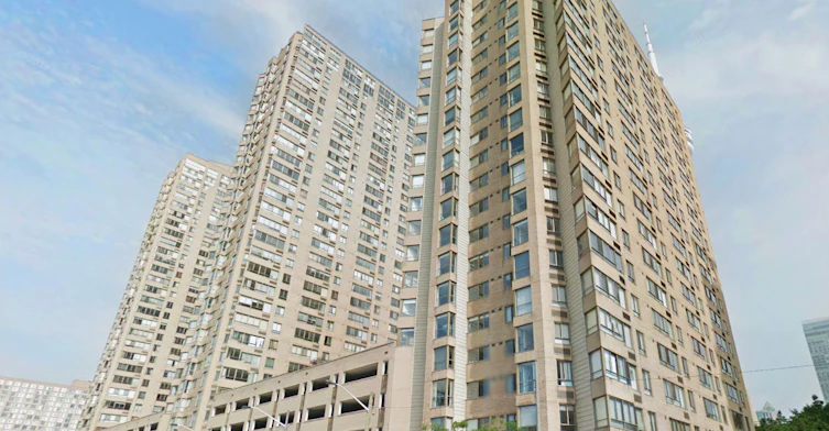 260 Queens Quay West, Toronto, ON M5J 2N3