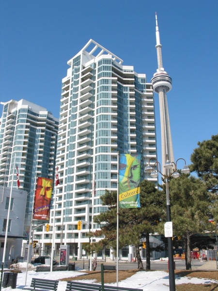 228 Queens Quay West, Toronto, ON M5J 2X1