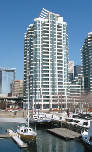 228 Queens Quay West, Toronto, ON M5J 2X1