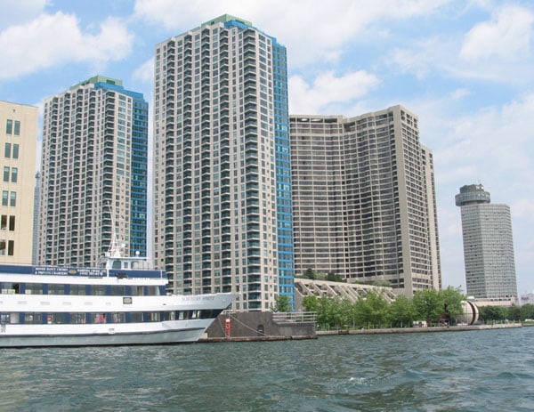99 Harbour Square, Toronto, ON M5J 2S2
