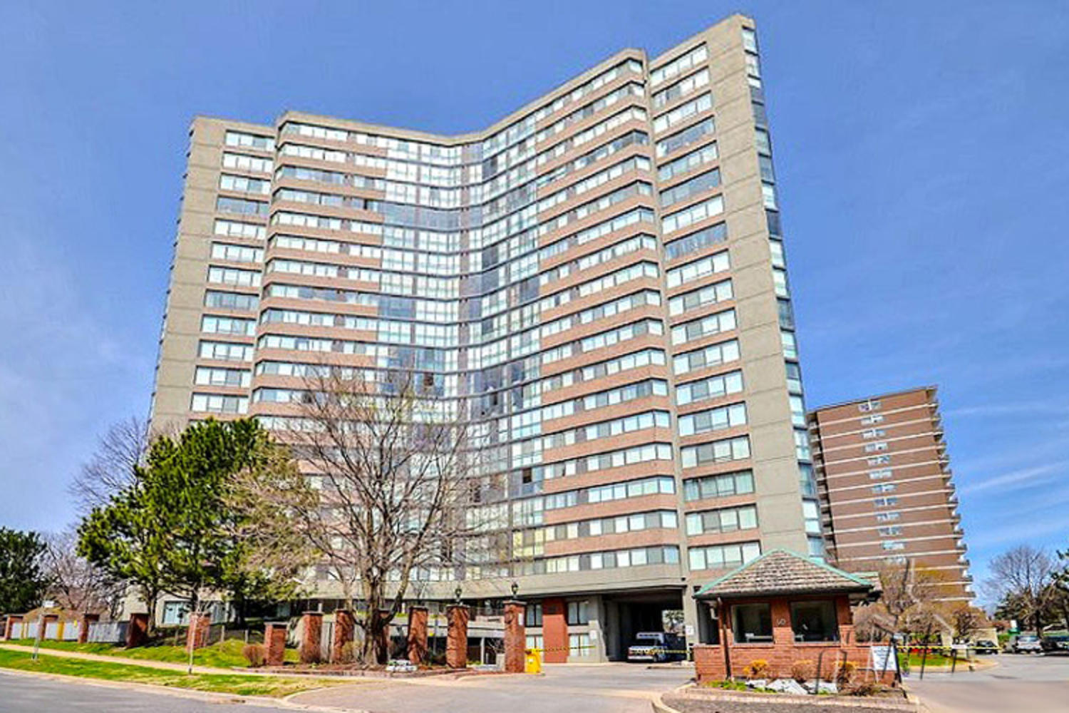 40 Richview Road, Toronto, ON M9A 5C1