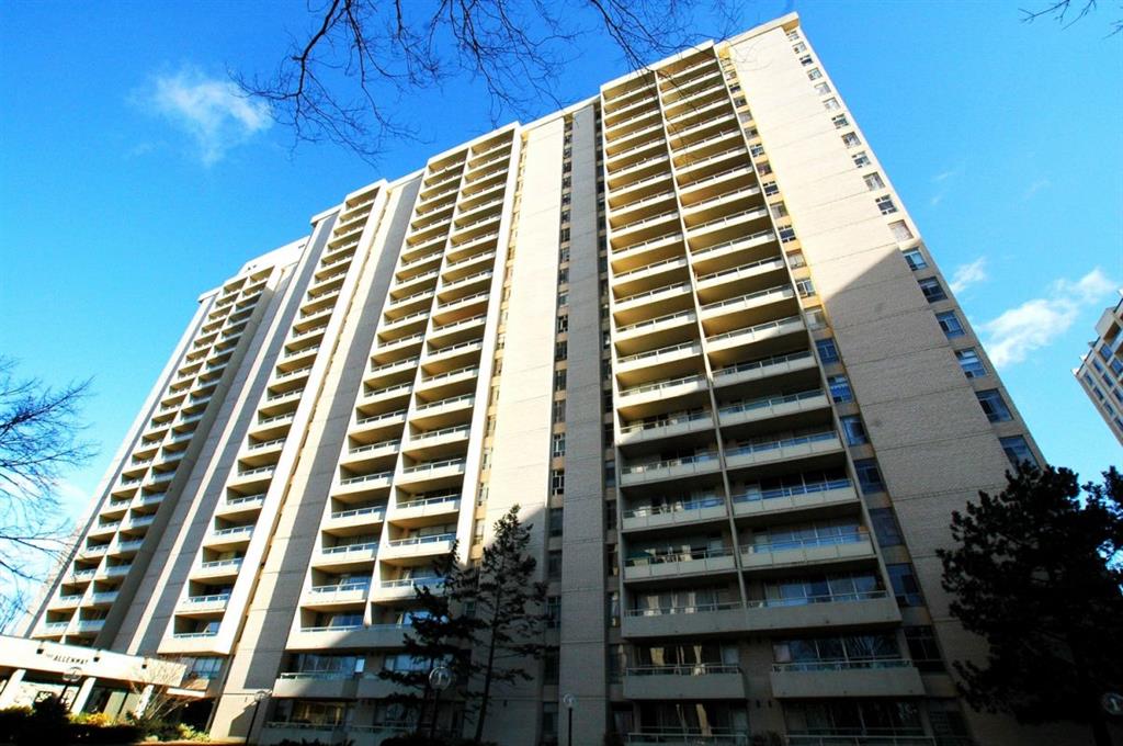 360 Ridelle Avenue, Toronto, ON M6B 1K1