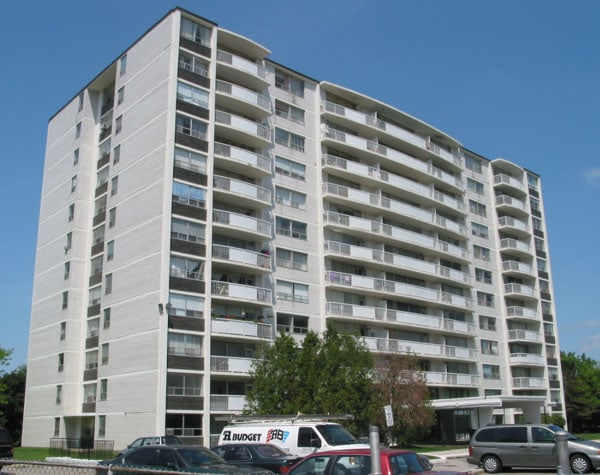15 Rockford Road, Toronto, ON M2R 3A3