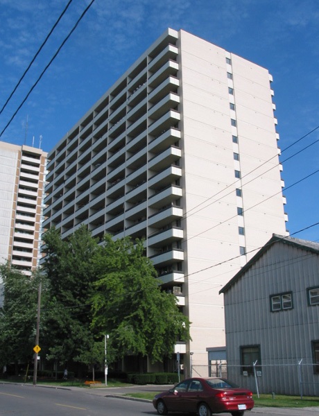 855 Roselawn Avenue, Toronto, ON M6B 4C3