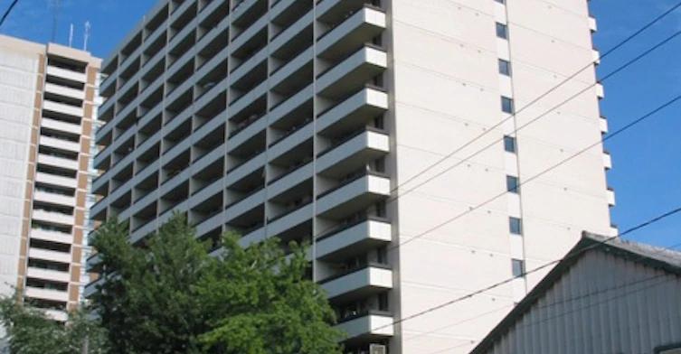 855 Roselawn Avenue, Toronto, ON M6B 4C3