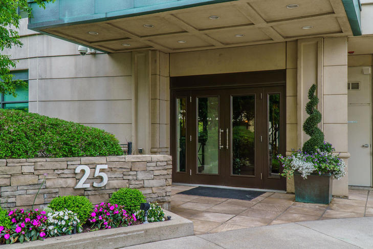 25 Scrivener Square, Toronto, ON M4W 3Y6 - 2