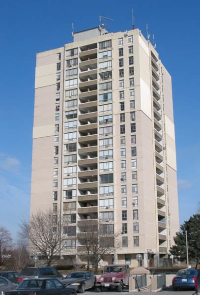 640 Sheppard Avenue East, Toronto, ON M2K 1B8