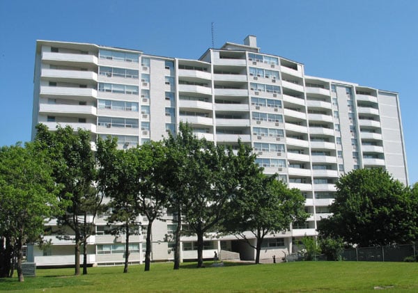 569 Sheppard Avenue West, Toronto, ON M3H 2R8