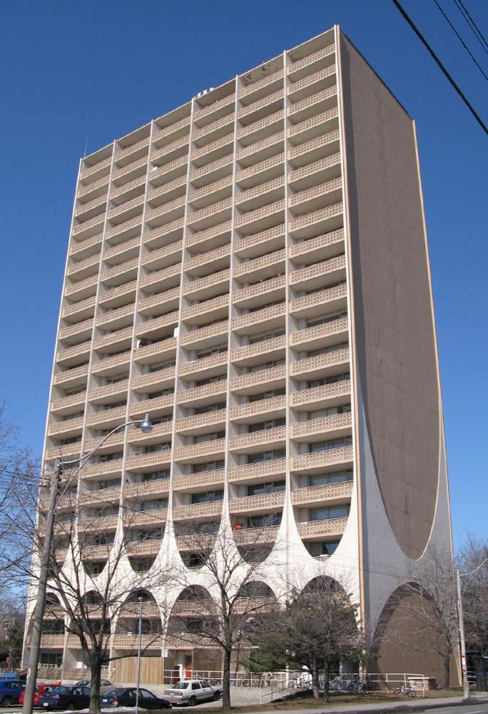 100 Spadina Road, Toronto, ON M5R 2T7