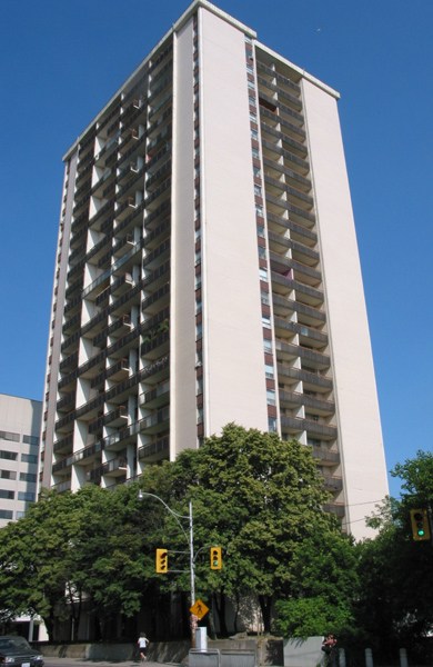 80 Saint Clair Avenue East, Toronto, ON M4T 1N6