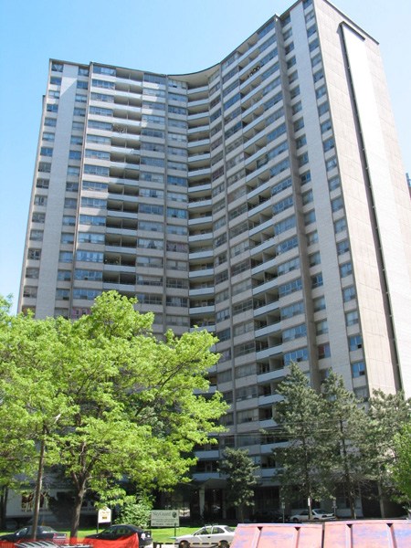 25 Saint Mary Street, Toronto, ON M4Y 1R2