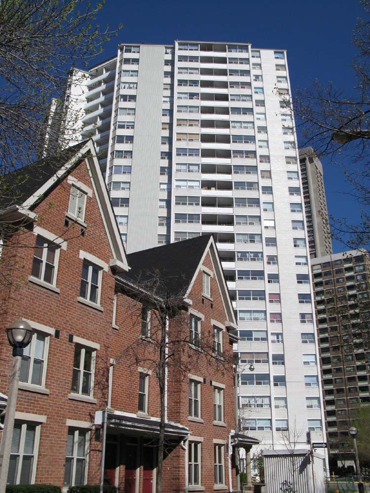 25 Saint Mary Street, Toronto, ON M4Y 1R2 - 2
