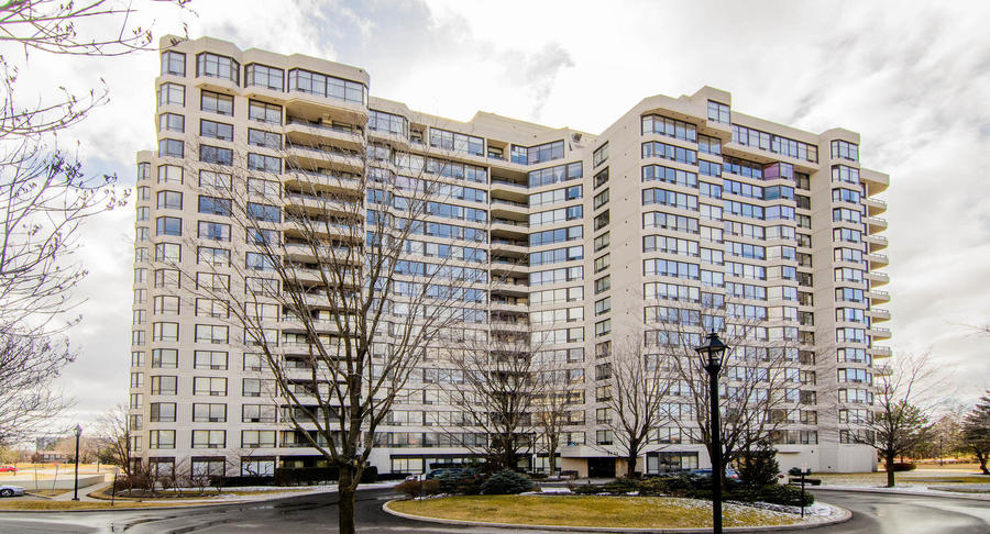 1131 Steeles Avenue West, Toronto, ON M2R 3W8