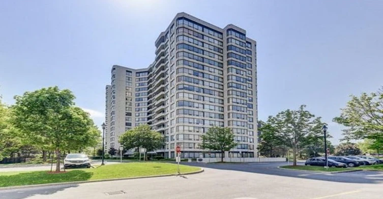 1121 Steeles Avenue West, Toronto, ON M2R 3W7