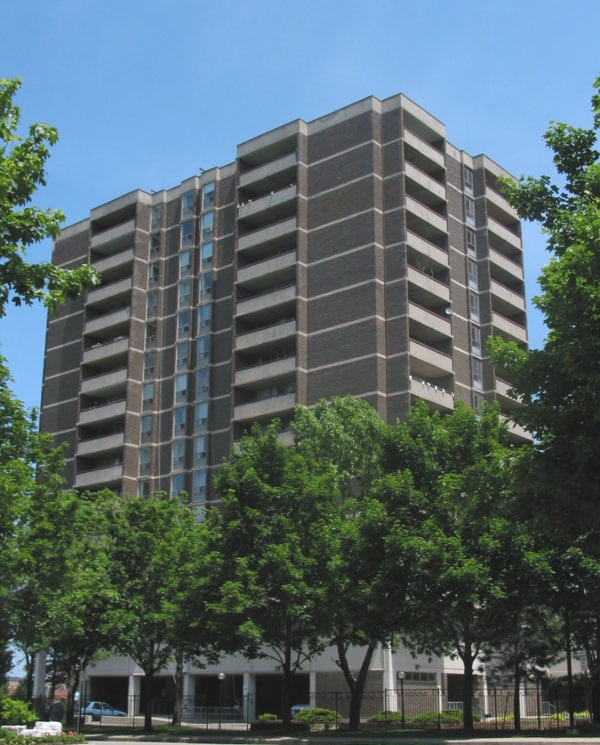 1085 Steeles Avenue West, Toronto, ON M2R 2T1