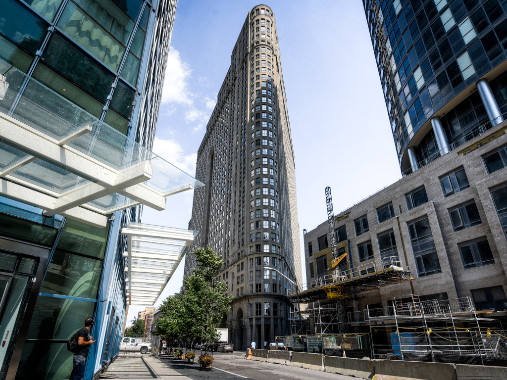 25 The Esplanade, Toronto, ON M5E 1Z4